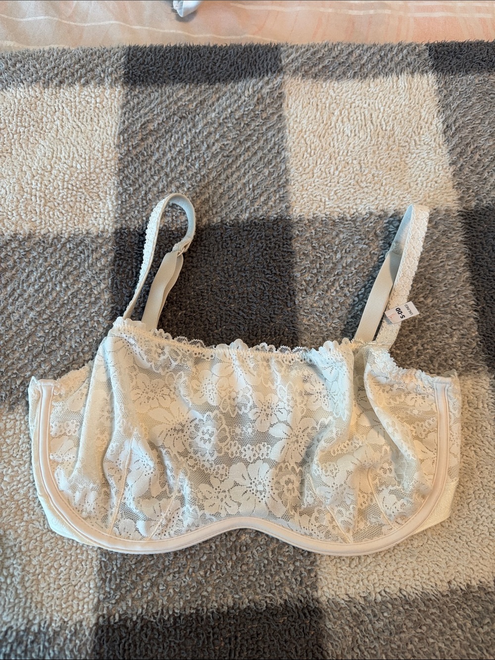 PINK Victoria's Secret Cream Lace Underwire Bralette